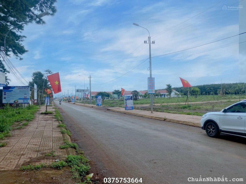 Bán đất mặt tiền đường 22m với diện tích 528m2 giá chỉ 8.9tr/m2.