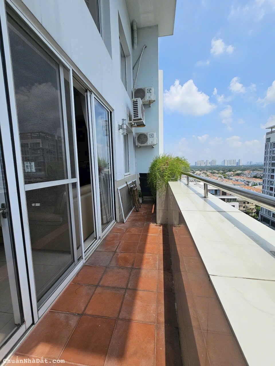Bán penthouse Hưng Vượng 2 đường Lê Văn Thiêm q7 view quận 1 đẹp lung linh giá từ 6.3 tỷ