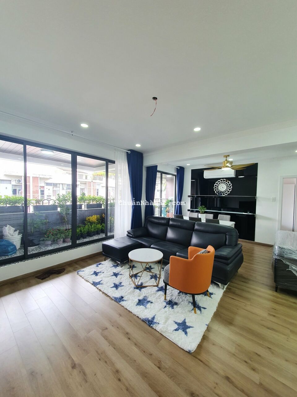 Bán penthouse Hưng Vượng 2 đường Lê Văn Thiêm q7 view quận 1 đẹp lung linh giá từ 6.3 tỷ