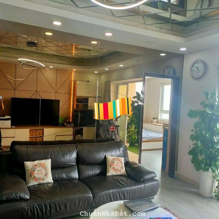 Cần bán CHCC Hùng Vương Plaza Q.5, 116m2, 3Pn ,3Wc, căn góc, giá 6,5 tỷ