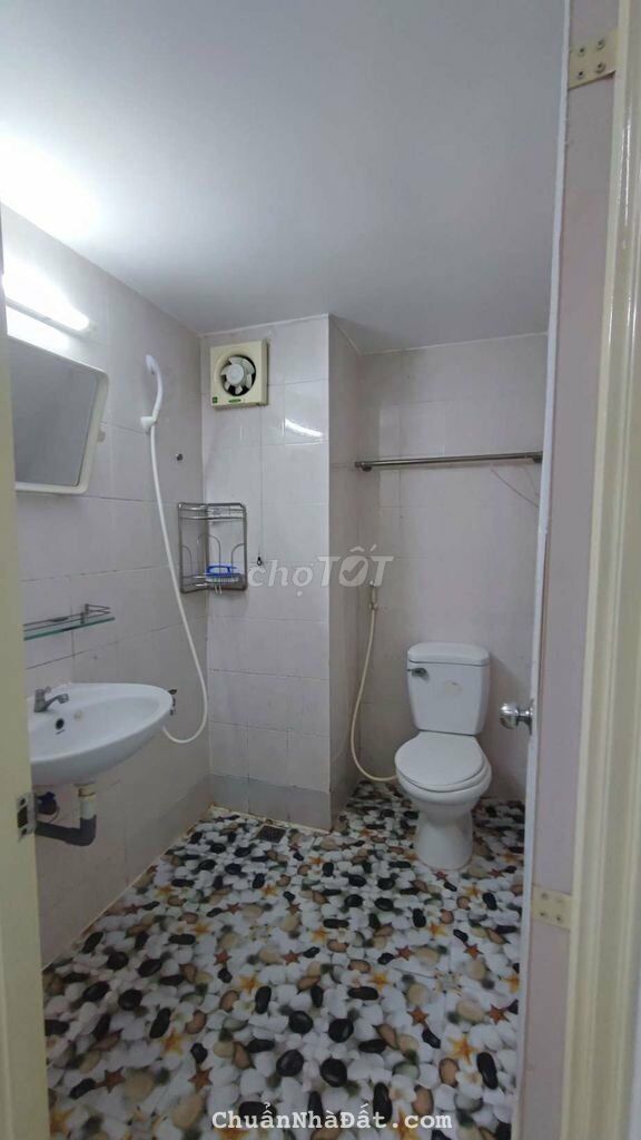 Cho thuê cao ốc A Ngô Gia Tự, Q.10, 65m2, 3Pn, 2wc, giá 12 triệu/tháng Cho thuê cao ốc A Ngô Gia Tự, Q.10, 65m2, 3Pn, 2wc, giá 12 triệu/tháng