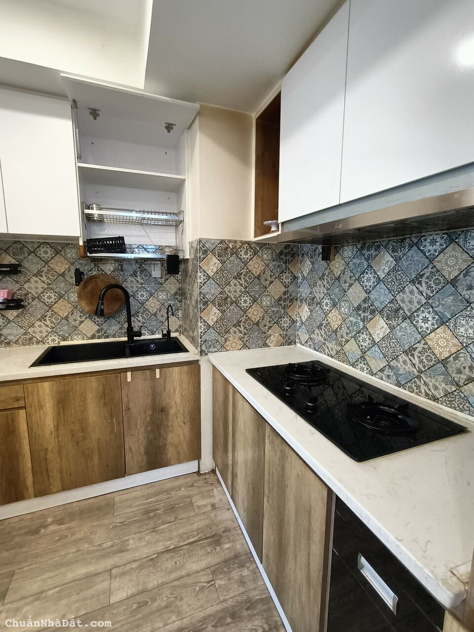 Cho thuê hoặc bán căn hộ chung cư chung cư Phúc Thịnh- đường Cao Đạt, P.1 Quận 5: - Diện tích 82m2