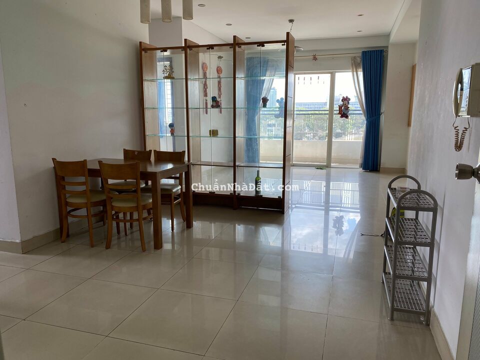 cho thuê CHCC Sao mai Q.5, 94m2, 2Pn, 2 tollet