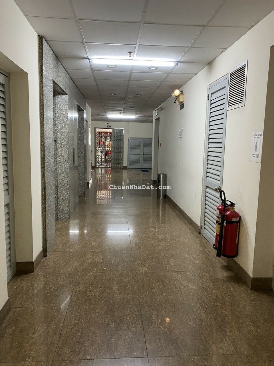 Cần cho thuê CHCC Sao Mai, Q.5, 97m2, 2Pn, 2WC, nội thất cơ bản, giá 14tr/tháng