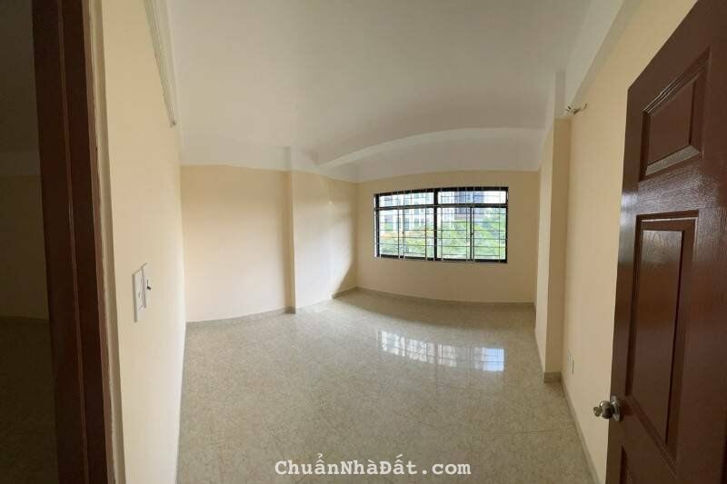 Cho thuê nguyên căn căn hộ chung cư M3 Tôn Thất Thuyết, quận 4 : - Kết cấu trệt, 2 lầu 2 mặt tiền