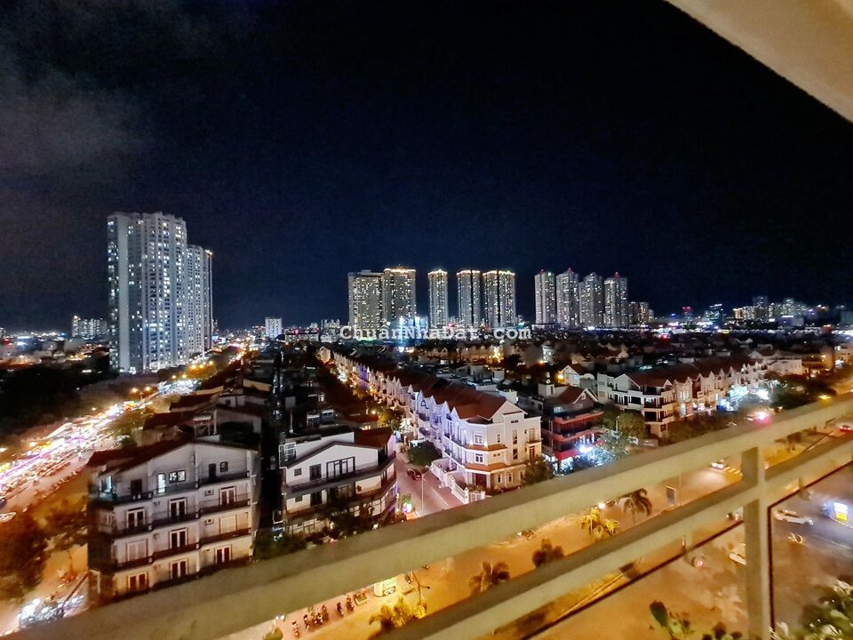 Cho thuê căn hộ Florita Q.7, 103m2, căn góc, 3Pn, 2WC, nội thất cơ bản, giá 20 triệu/tháng