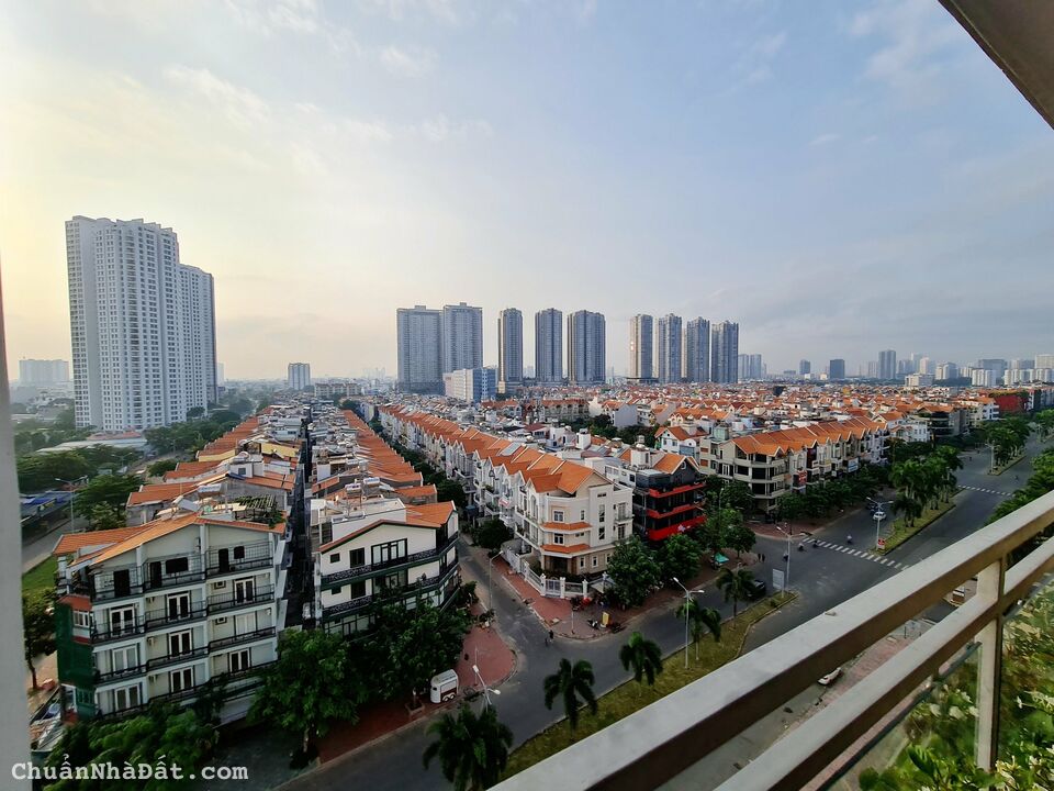 Cho thuê căn hộ Florita Q.7, 103m2, căn góc, 3Pn, 2WC, nội thất cơ bản, giá 20 triệu/tháng