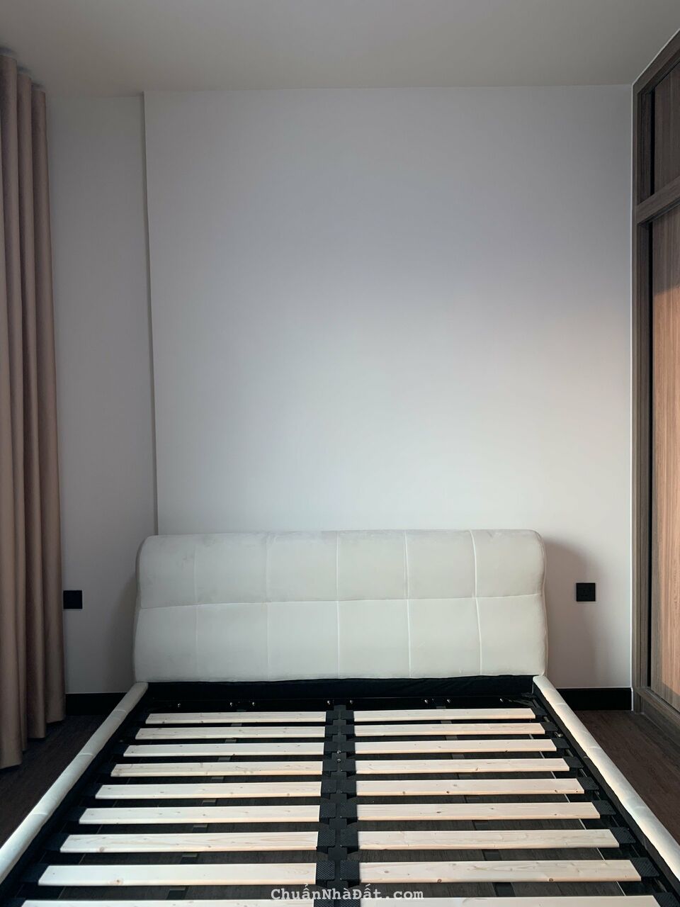 Cho thuê căn hộ Delasol, Tôn Thất Thuyết, Phường 1, Quận 4 : 72m2, 2PN, 2WC, nội thất như hình