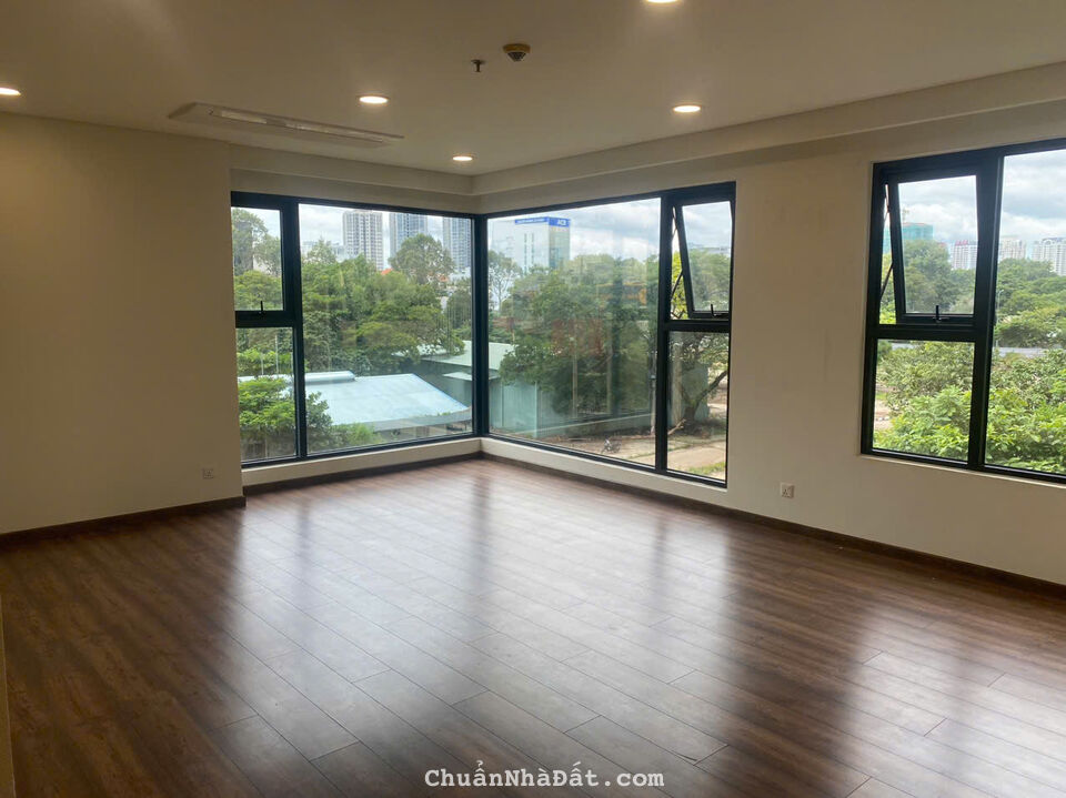 Cho Thuê CHCC Kingdom101 Quận 10, 103m2, 3PN, 2 tollet, nội thất CĐT