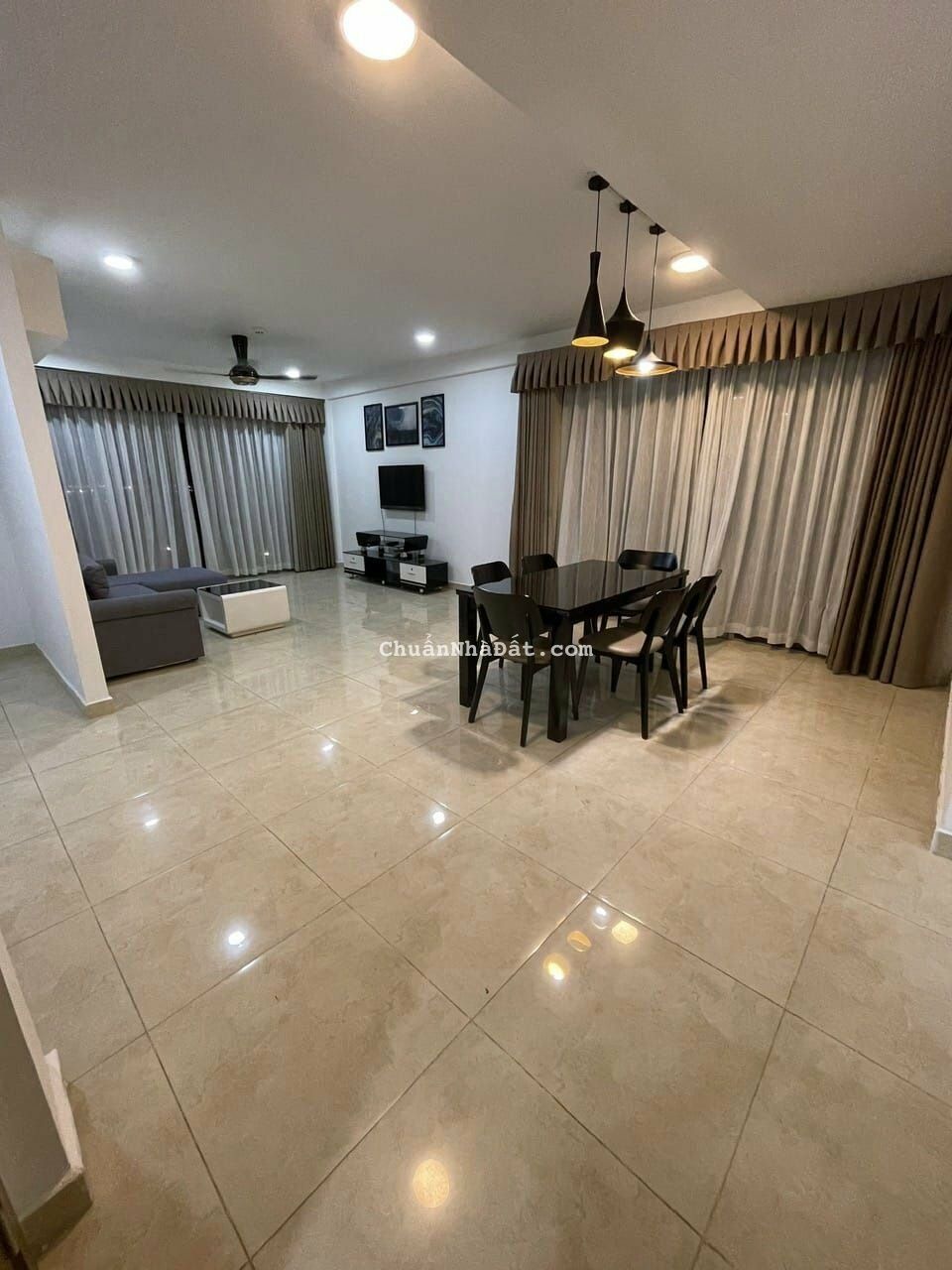 Cho thuê CHCC LuxGarden Quận 7, 130m2, 3 phòng ngủ, full NT như hình