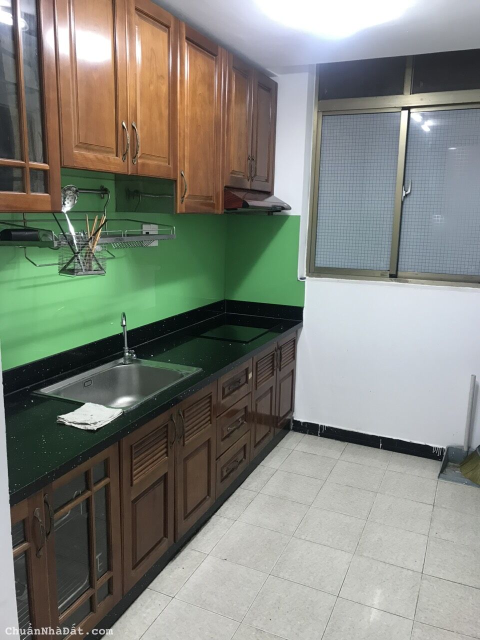 Cho thuê CHCC Screc số 974 đườmg Trường Sa, Quận 3: 110m2, 3PN Full NT Cho thuê CHCC Screc số 974 đườmg Trường Sa, Quận 3: 110m2, 3PN Full NT