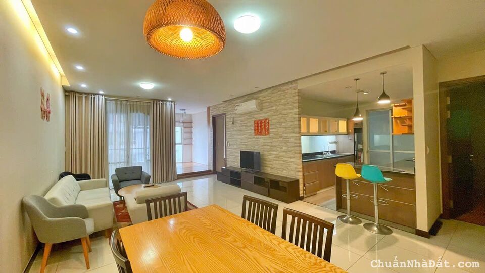 Cho thuê căn hộ The Everich , Đường 3/2, Phường 15, Quận 11 : -	Diện tích 115m2, 2PN, 2WC, nội thất