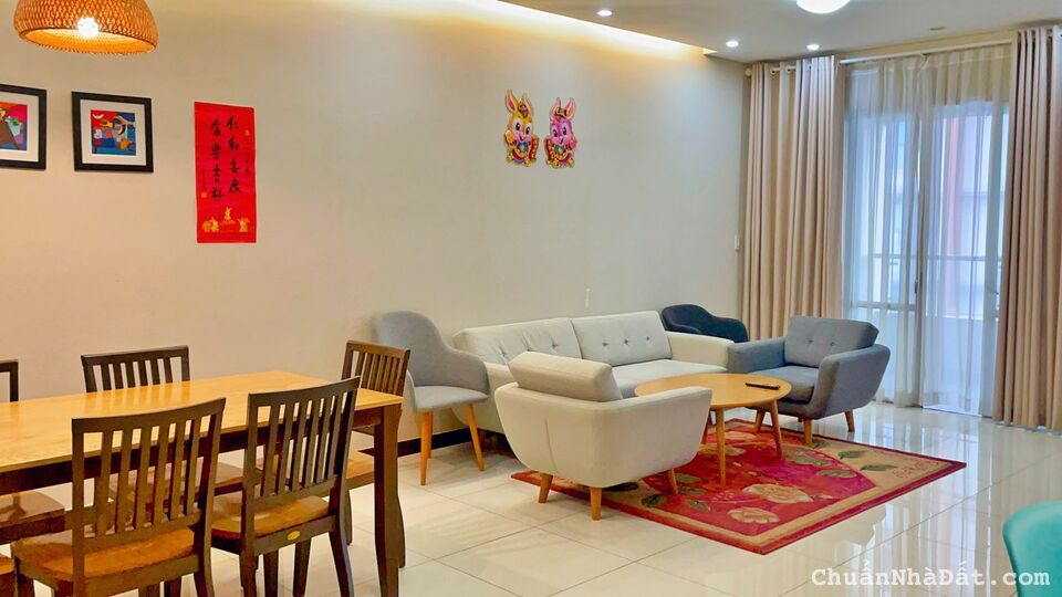 Cho thuê căn hộ The Everich , Đường 3/2, Phường 15, Quận 11 : -	Diện tích 115m2, 2PN, 2WC, nội thất