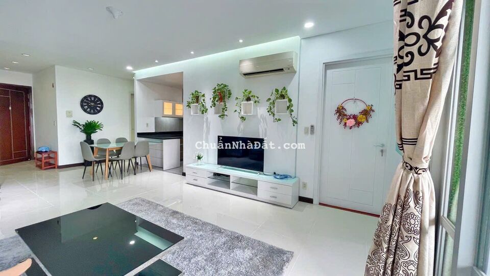 Cho thuê CHCC The Everich 1, Quận 11, 116m2, 2Pn ,2WC, full nội thất Cho thuê CHCC The Everich 1, Quận 11, 116m2, 2Pn ,2WC, full nội thất