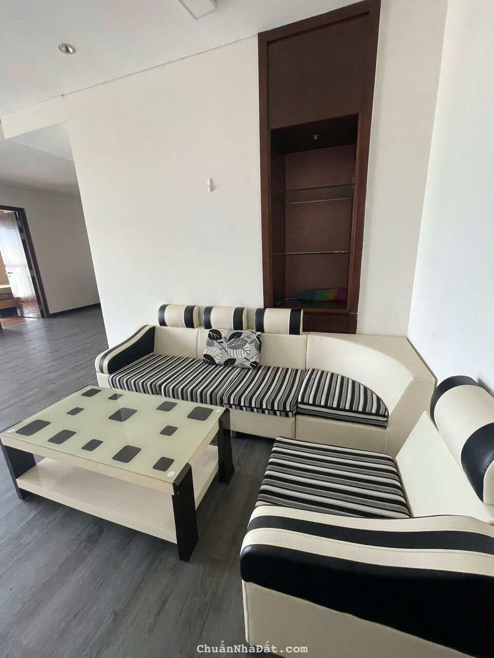 Cho thuê CHCC The Everich 1, Quận 11, 161m2, 3Pn ,3WC, full nội thất Cho thuê CHCC The Everich 1, Quận 11, 161m2, 3Pn ,3WC, full nội thất