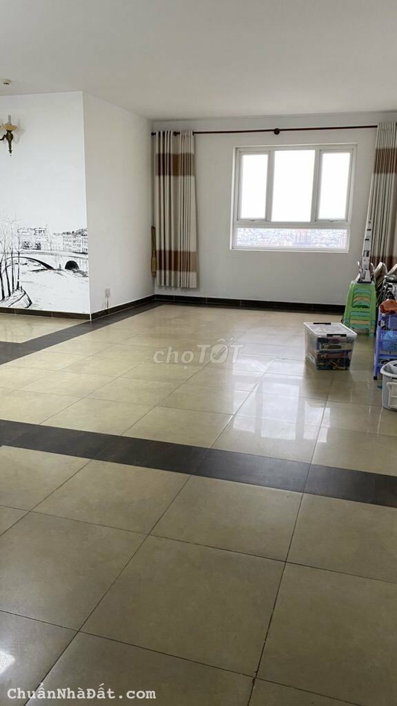 Cần cho thuê CHCC Tân Phước, Q.11, 105m2, 3Pn ,2WC nhà trống, giá 18tr