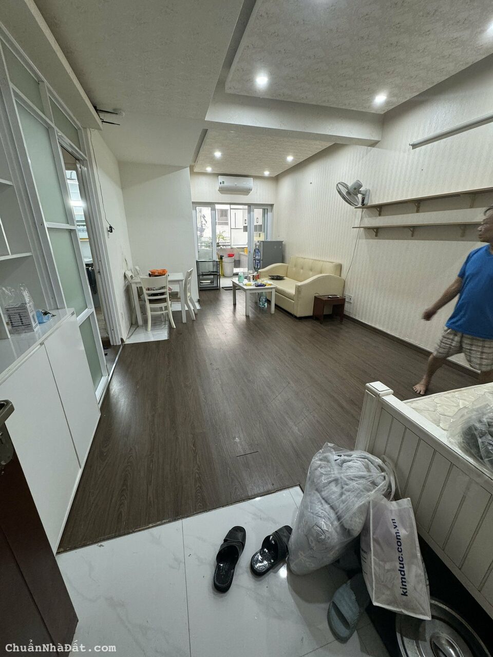 Cho thuê CHCC Vạn Đô Q.4, 2 phòng ngủ, 2 tollet, nội thất đầy đủ