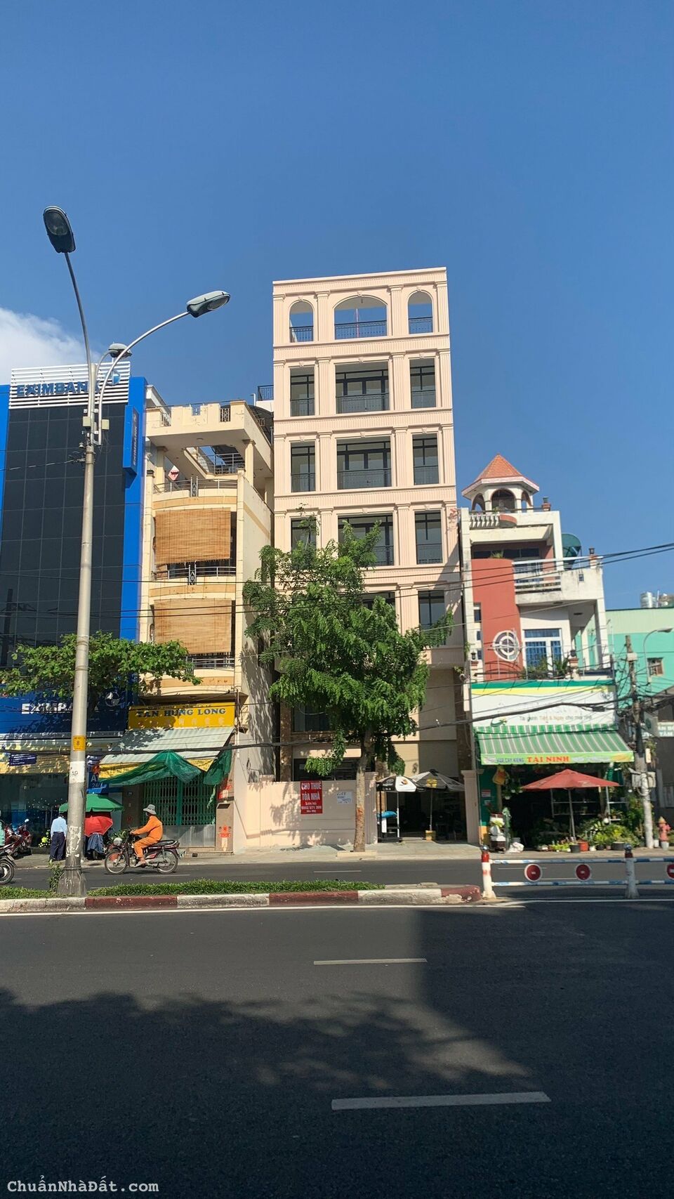 Cho thuê tòa nhà VP Q.6, 665m2, 6 tầng (trệt, lửng, 4 lầu, ST), giá 140tr/tháng