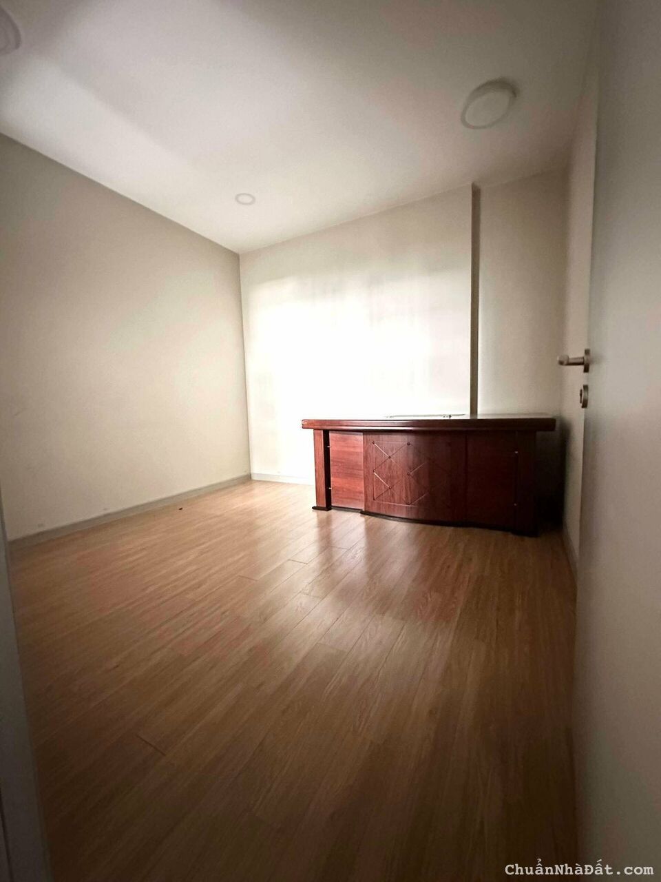 cho thuê Officetel Gold View Q.4, 80m2, 2PN, 2 tollet, đủ nội thất VP