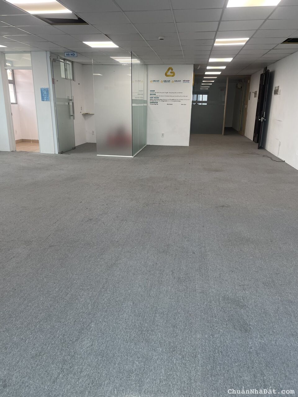 Chính chủ cho thuê VP International Plaza Quận 1, 155m2, giá 35tr/th Chính chủ cho thuê VP International Plaza Quận 1, 155m2, giá 35tr/th