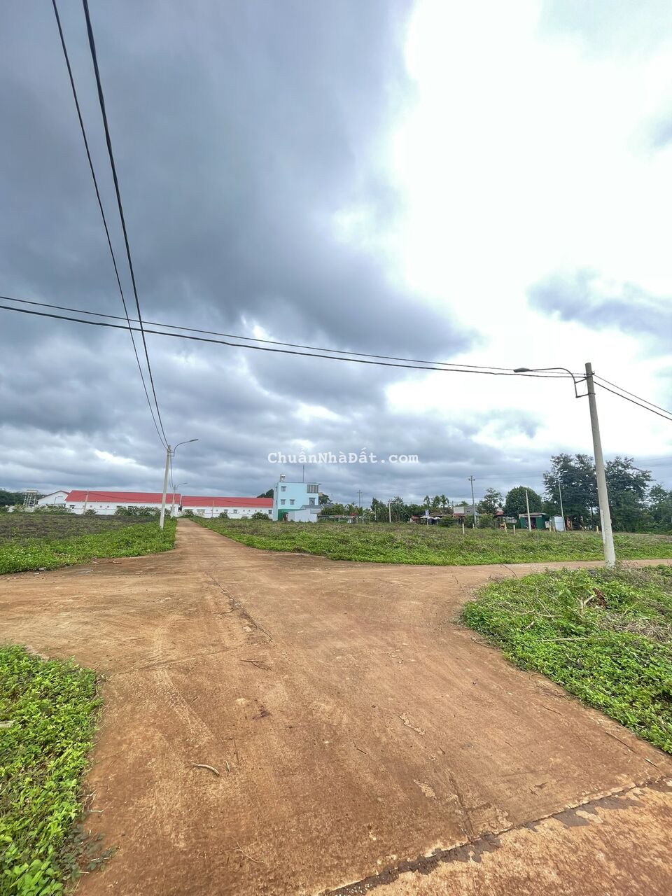 Bán 12m ngang full thổ kề trường tiểu học Phú Lộc, Krông Năng, giá thương lượng. Bán 12m ngang full thổ kề trường tiểu học Phú Lộc, Krông Năng, giá thương lượng.