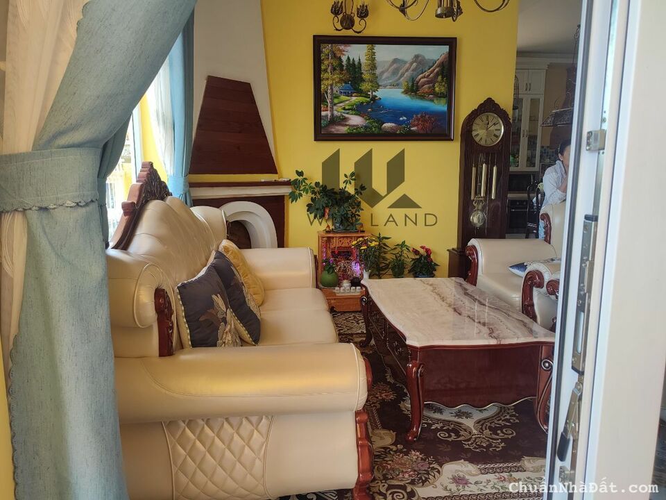 Cần bán biệt thự kinh doanh đường Trần Quang Khải P8