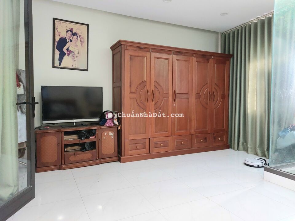 7.8 Tỷ Diện Tích 95M2 Nhà 3 Tầng Mặt Phố Trương Định Sơn Trà Đà Nẵng.