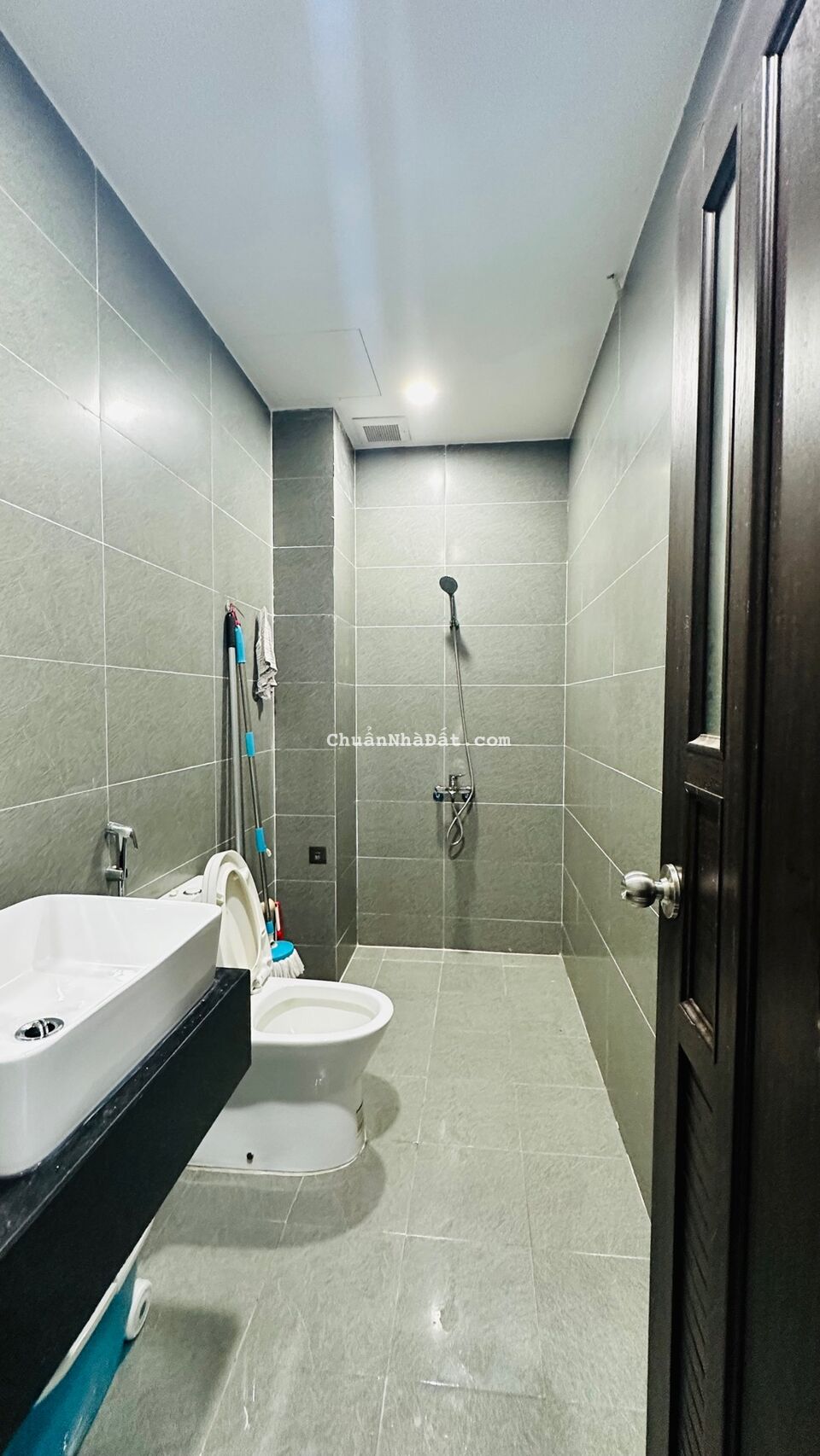 Bán Gấp- Nhà Đẹp Đón Tết- 3 Tầng Kiệt Ô Tô Ngủ Trong Nhà- Đường K20 Ngũ Hành Sơn- Đà Nẵng.