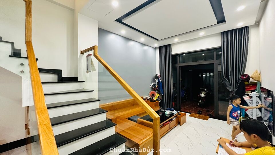 Bán Gấp- Nhà Đẹp Đón Tết- 3 Tầng Kiệt Ô Tô Ngủ Trong Nhà- Đường K20 Ngũ Hành Sơn- Đà Nẵng.