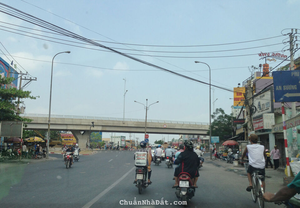 BÁN GẤP 3000M2=(60X50)THỔ CƯ, 524TRIỆU, SÁT CHỢ, TRƯỜNG HỌC, TIỆN KINH DOANH, SHR