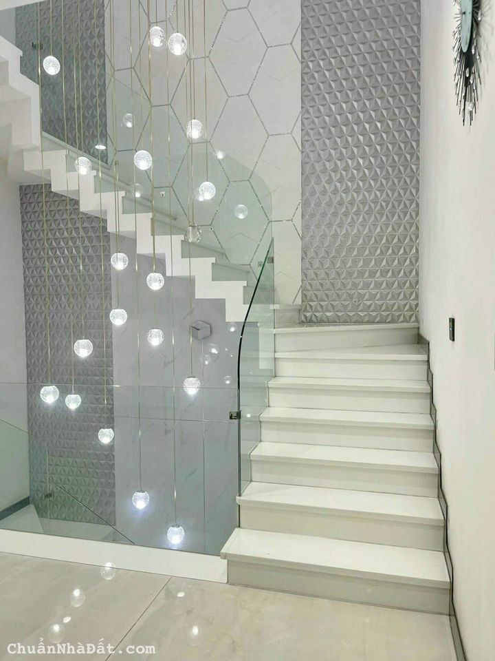 BÁN GẤP BT MINI 98m2 TT Tân Bình MT Ba Vân - Gần UBND P14 -Hẻm ô tô né nhau 4Tỷ370 - Gần Chợ BàQuẹo