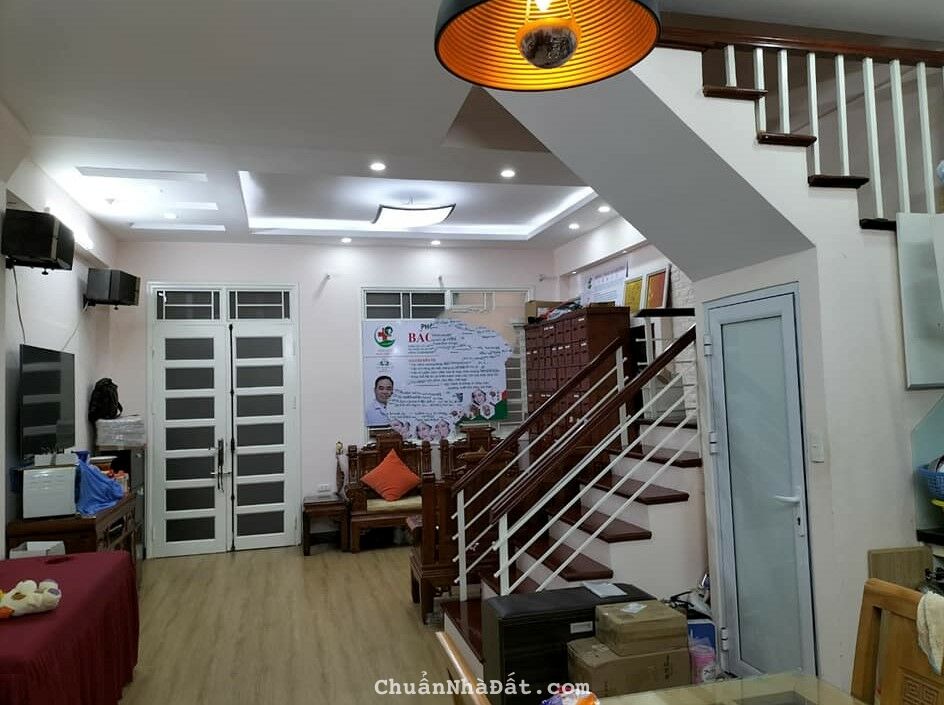 Bán nhà ngõ 379 Đội cấn, Ba đình, Nhà đẹp ở Luôn, Ô tô 70m, 53m2 giá 6 tỷ