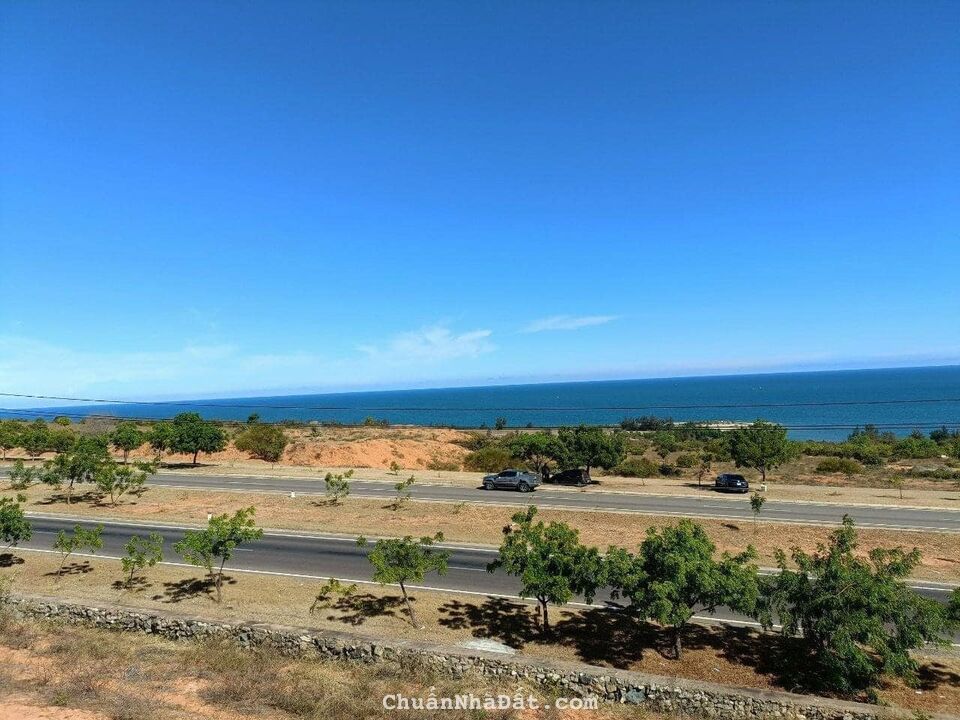 Bán nhà tại mặt tiền biển ở Tuy Phong -- Sổ có sẵn -- Bán nhà tại mặt tiền biển ở Tuy Phong -- Sổ có sẵn --