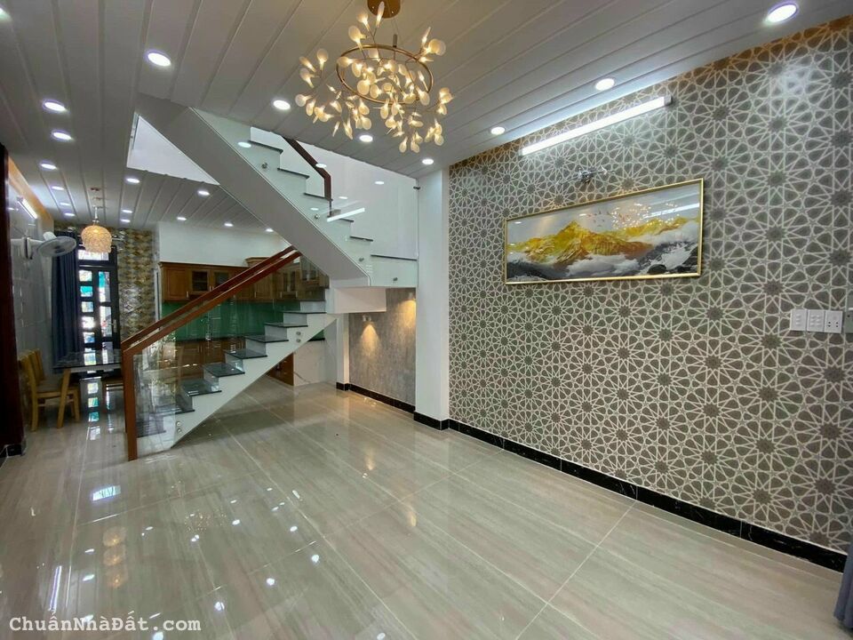 Vỡ nợ bán gấp nhà cũ 1L/3P đường Nguyễn Thái Sơn Q.GV 65m2 giá TT chỉ 975tr gần vincom shr 