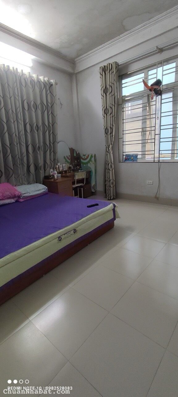 Cần bán nhà Thạch Bàn, 50m2 dân xây, 4 tầng, MT 6m, ô tô 7 chỗ vào, KD, giá 6.7 tỷ. Cần bán nhà Thạch Bàn, 50m2 dân xây, 4 tầng, MT 6m, ô tô 7 chỗ vào, KD, giá 6.7 tỷ.