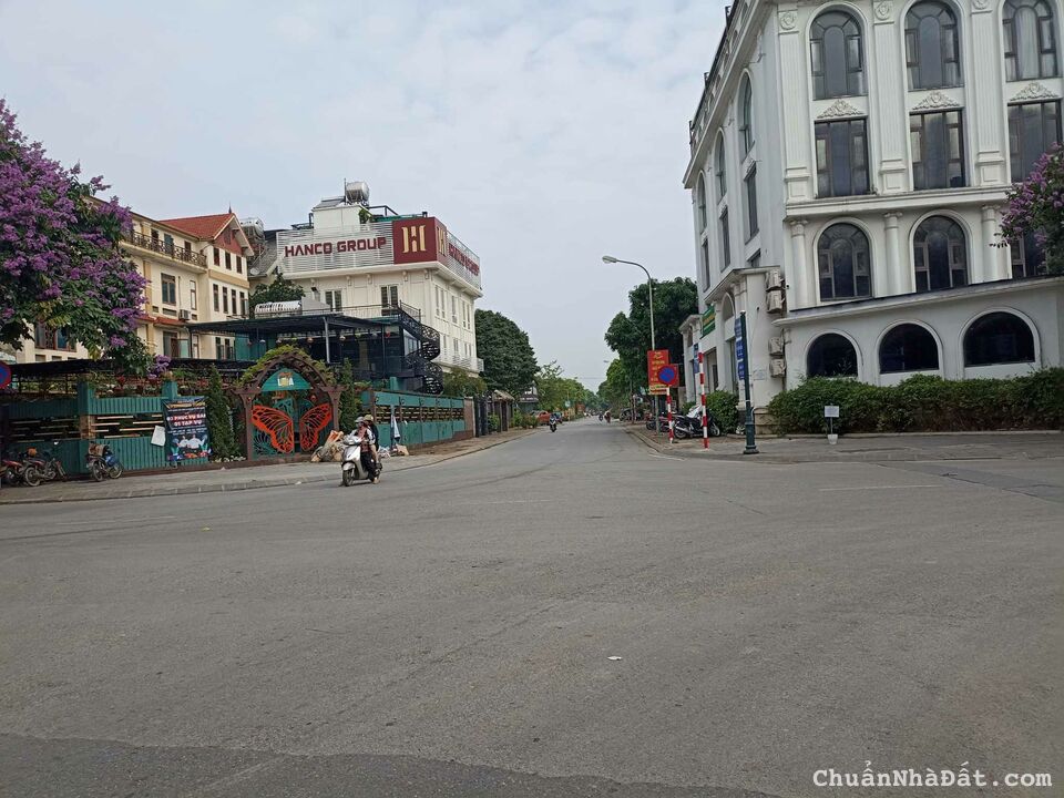 Bán mảnh đất 45m2 mặt phố Kim Quan Thượng, Long Biên, 4m MT, Vỉa hè rộng, Kinh doanh đẹp Bán mảnh đất 45m2 mặt phố Kim Quan Thượng, Long Biên, 4m MT, Vỉa hè rộng, Kinh doanh đẹp