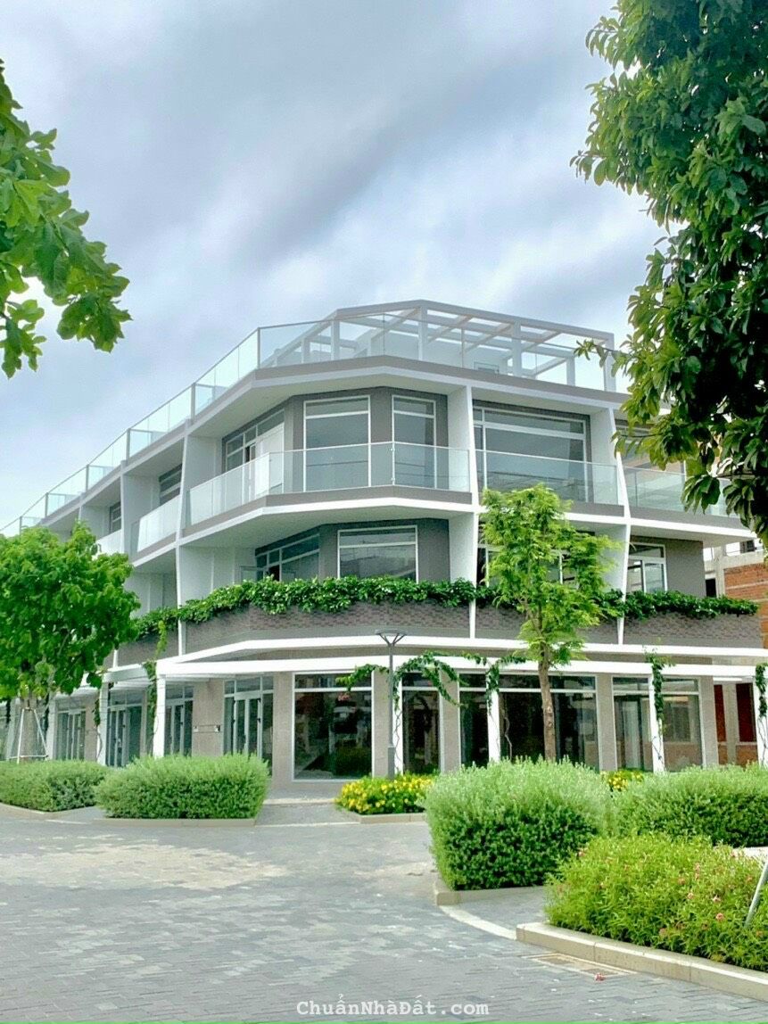 Nhà phố biển 2 mặt tiền sở hữu lâu dài CK đến 30% tại Thanh Long Bay, Hàm Thuận Nam, Bình Thuận Nhà phố biển 2 mặt tiền sở hữu lâu dài CK đến 30% tại Thanh Long Bay, Hàm Thuận Nam, Bình Thuận