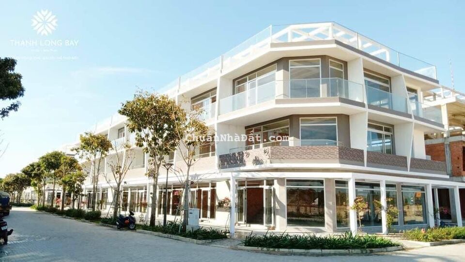Nhà phố biển 2 mặt tiền sở hữu lâu dài CK đến 30% tại Thanh Long Bay, Hàm Thuận Nam, Bình Thuận Nhà phố biển 2 mặt tiền sở hữu lâu dài CK đến 30% tại Thanh Long Bay, Hàm Thuận Nam, Bình Thuận