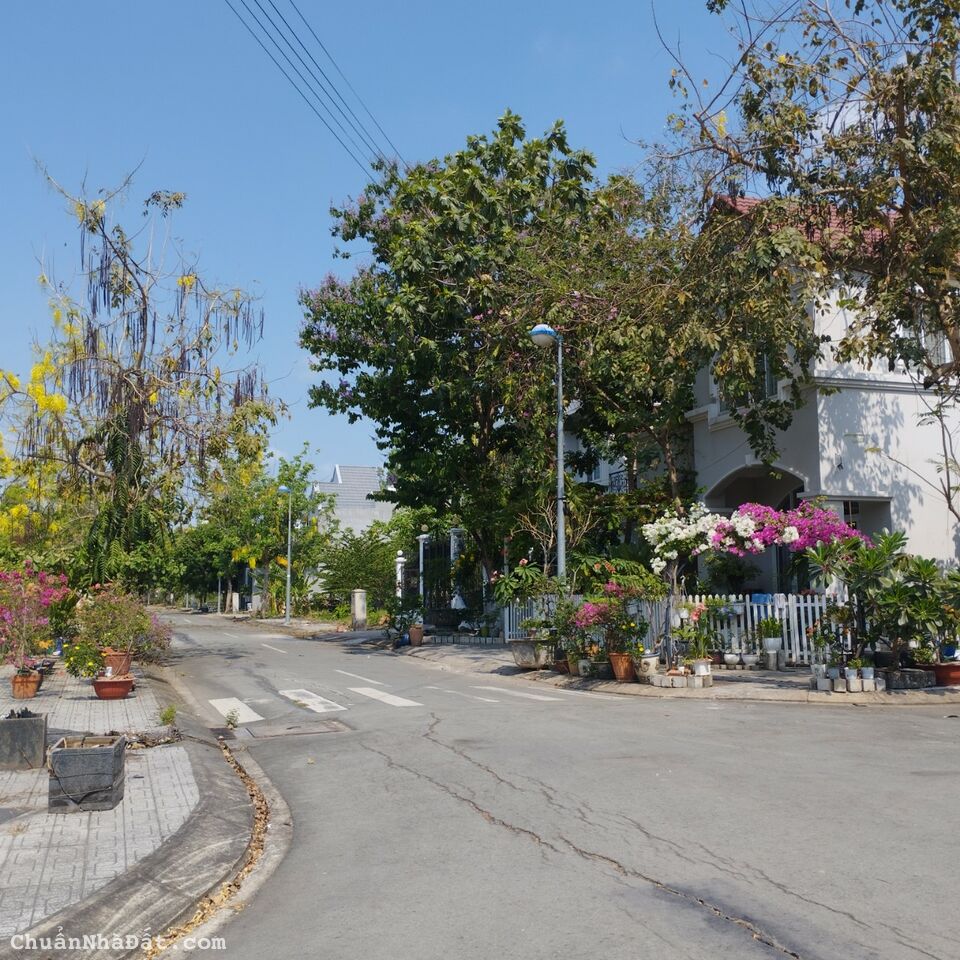 HOT! bán ngay lô đất nền KDC Xuất nhập khẩu tổng hợp 2, diện tích 100m2, giá 5.55 tỷ HOT! bán ngay lô đất nền KDC Xuất nhập khẩu tổng hợp 2, diện tích 100m2, giá 5.55 tỷ