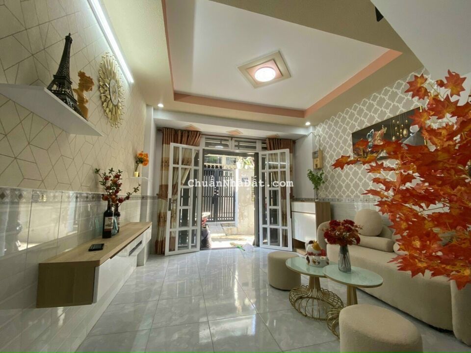 Xem nhà, Phú Nhuận, 3.9 x 8m, 1 lầu 2PN, Huỳnh Văn Bánh, 3.9 tỷ