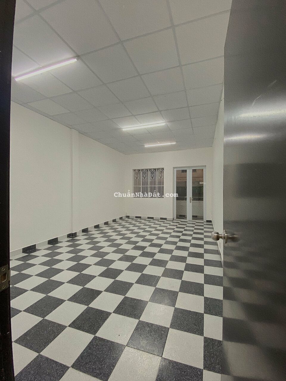 Cho thuê Mặt tiền đường Nguyễn Đình Chiểu, Phường 4, Quận 3. DT: 4x18  Giá: 60tr/tháng còn TL