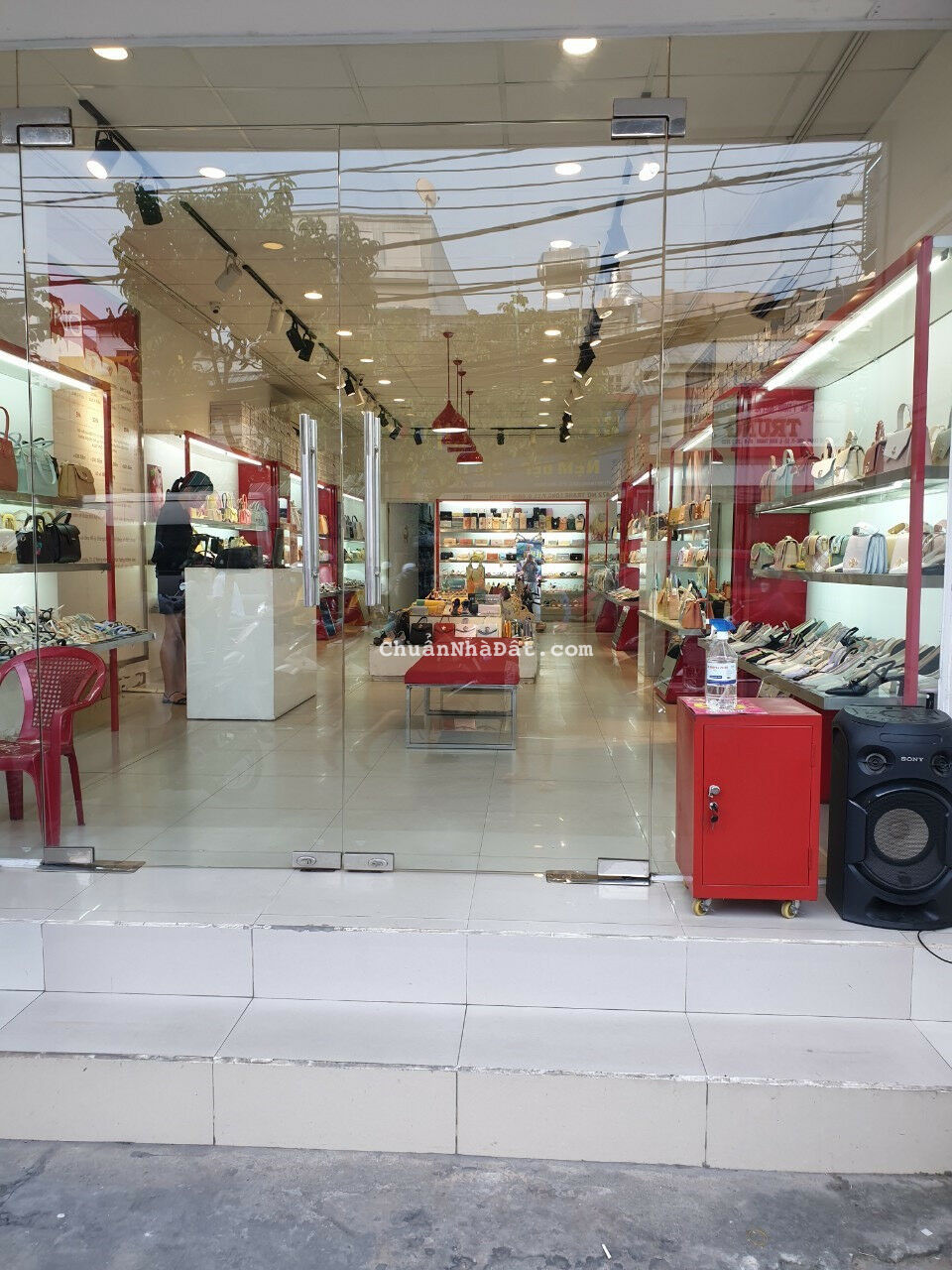 Cho thuê Mặt tiền đường Nơ Trang Long, Phường 13, Quận Bình Thạnh.  DT: 4x20 nở hậu 50m2 200m2  Kết