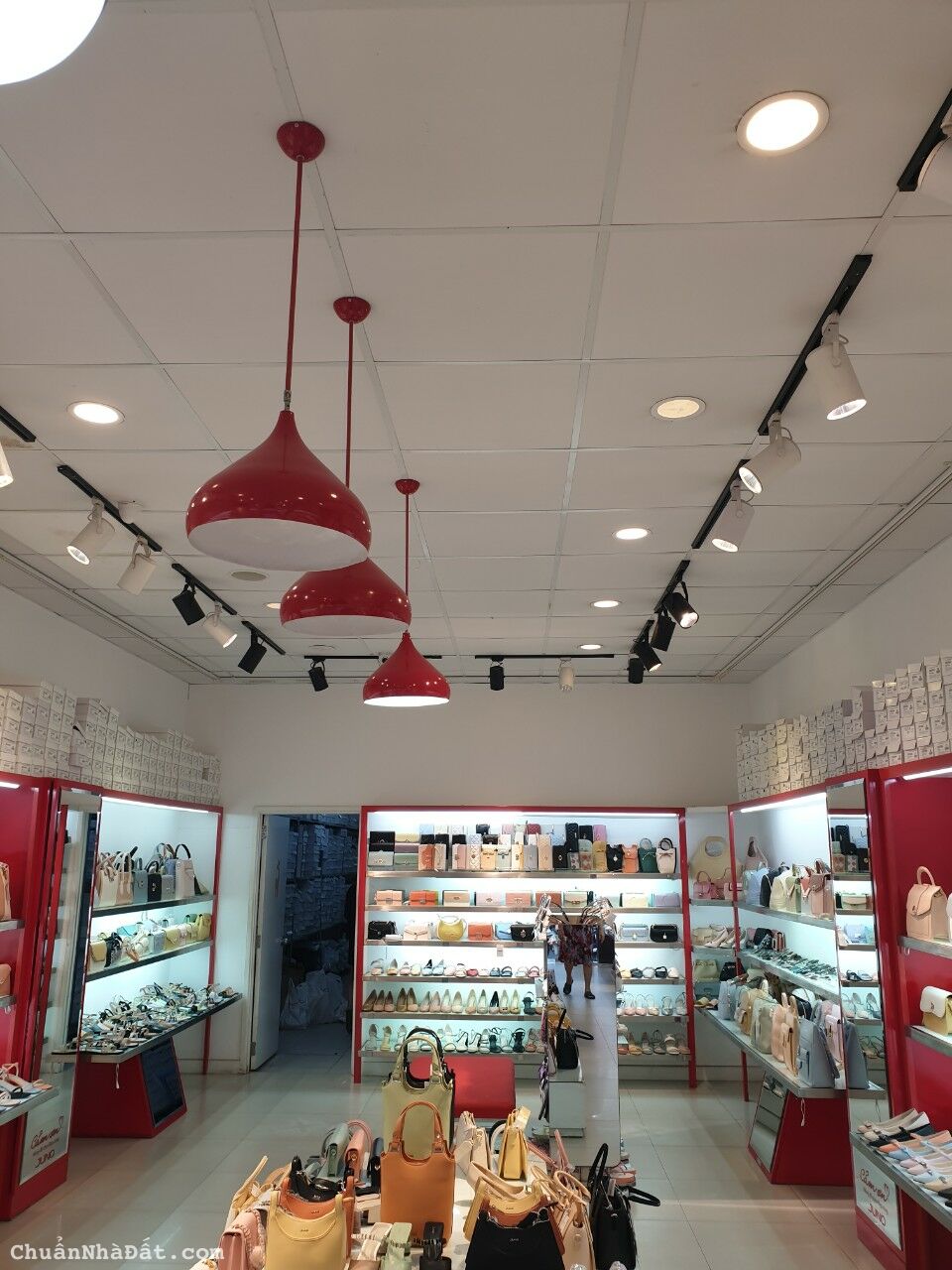 Cho thuê Mặt tiền đường Nơ Trang Long, Phường 13, Quận Bình Thạnh.  DT: 4x20 nở hậu 50m2 200m2  Kết