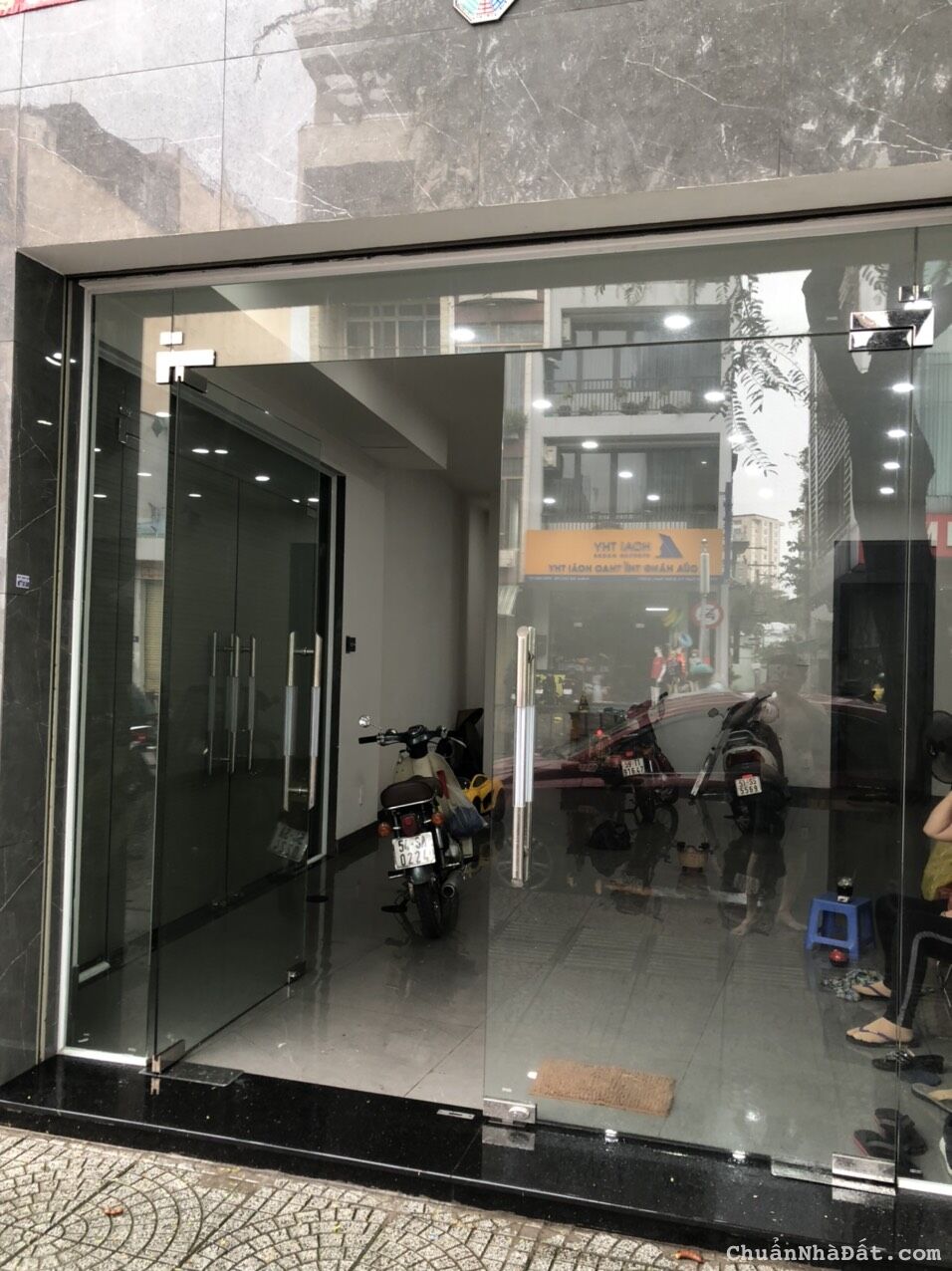 Cho thuê nhà Mặt tiền đường Lê Văn Duyệt, P3, Quận Bình Thạnh. DT: (4x25) 100m2 Giá: 45tr/tháng Cho thuê nhà Mặt tiền đường Lê Văn Duyệt, P3, Quận Bình Thạnh. DT: (4x25) 100m2 Giá: 45tr/tháng