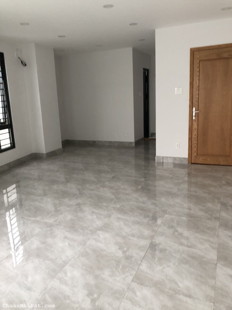 Cho thuê nhà Mặt tiền đường Lê Văn Duyệt, P3, Quận Bình Thạnh. DT: (4x25) 100m2 Giá: 45tr/tháng Cho thuê nhà Mặt tiền đường Lê Văn Duyệt, P3, Quận Bình Thạnh. DT: (4x25) 100m2 Giá: 45tr/tháng