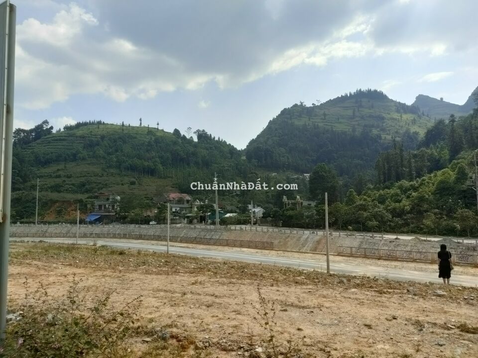 Bán đất Bắc Hà, Lào Cai giá rẻ, 100m2 sổ đỏ chính chủ.