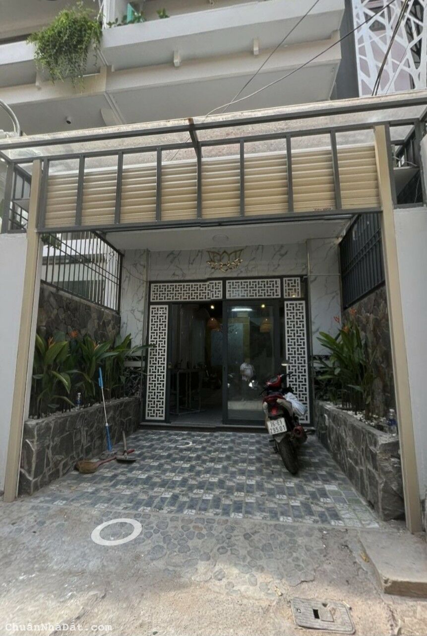 CHO THUÊ MẶT BẰNG KINH DOANH TẠI LÊ THÁNH TÔN QUẬN 1 CHỈ 20TR/THÁNG, DT 4,4X15M