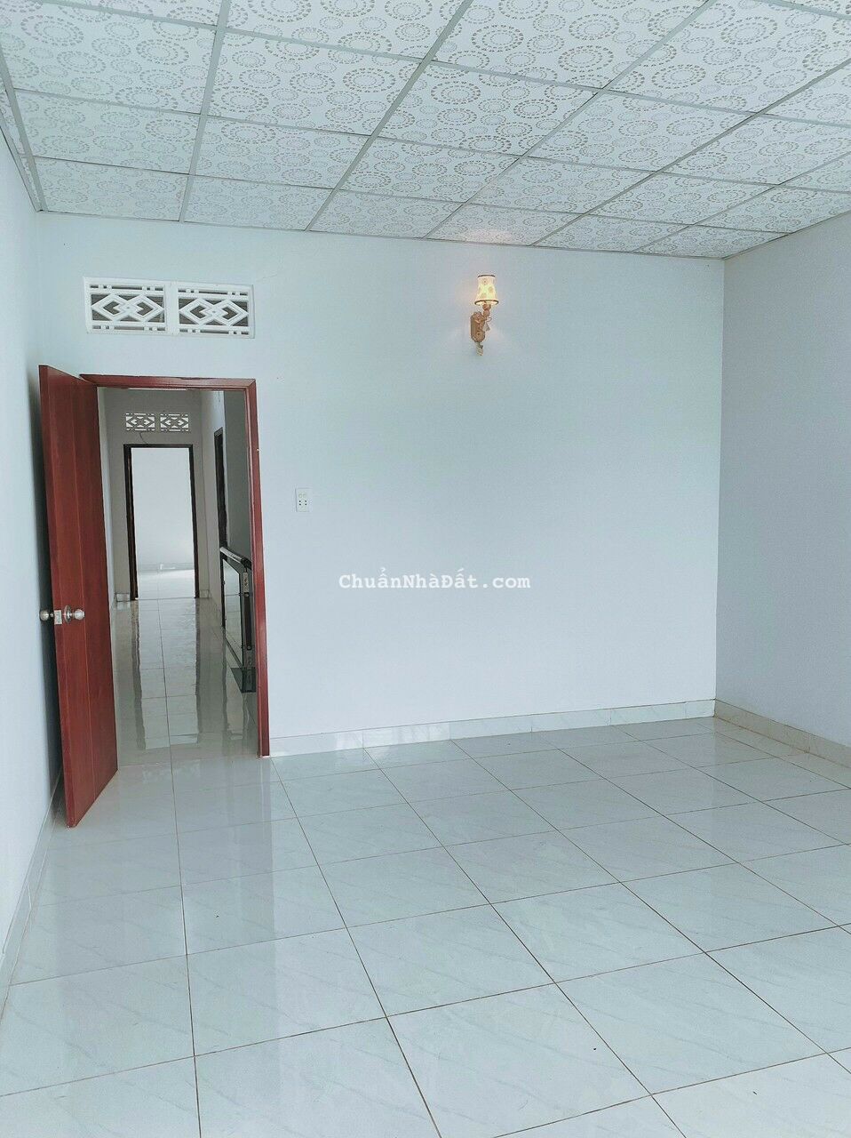 Bán nhà phố liền kề ở liền,trệt,1 lầu,sổ hồng riêng,100m2,giá bán 2,2 tỷ tl 