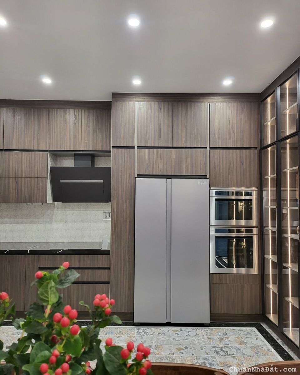 Chính chủ cần cho thuê gấp căn hộ  148m2 tòa CT4 - Vimeco Nguyễn Chánh. Đồ cơ bản, giao nhà ngay