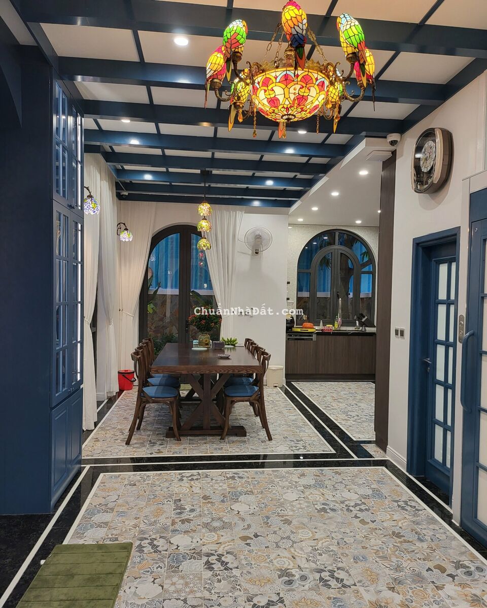 Chính chủ cần cho thuê gấp căn hộ  148m2 tòa CT4 - Vimeco Nguyễn Chánh. Đồ cơ bản, giao nhà ngay